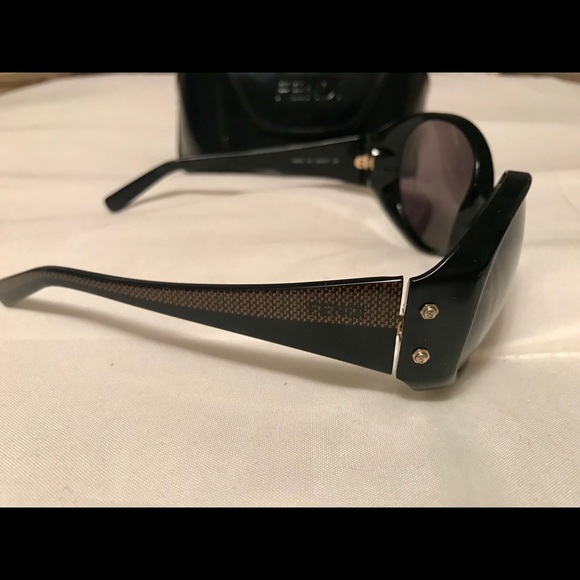 Fendi Sunglasses - Picture 3 of 4